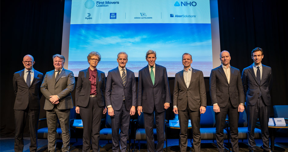 Norwegian members of the First Coalition Movement with John Kerry and Norwegian Prime Minister